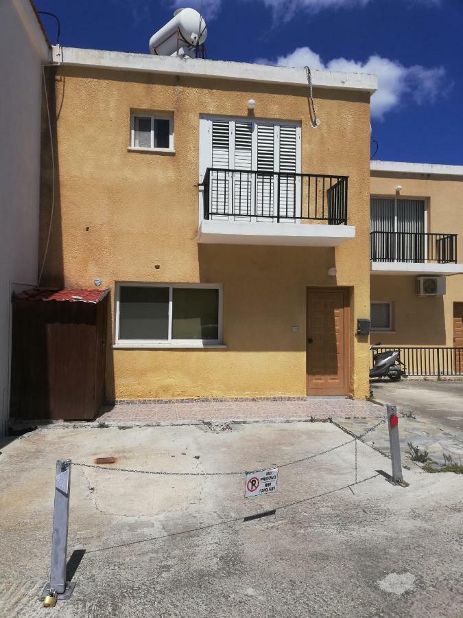 Chriselina Gottage Apartment Paphos Luaran gambar