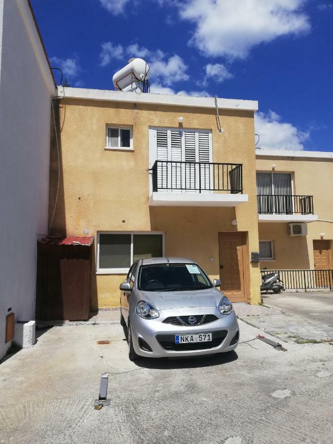 Chriselina Gottage Apartment Paphos Luaran gambar