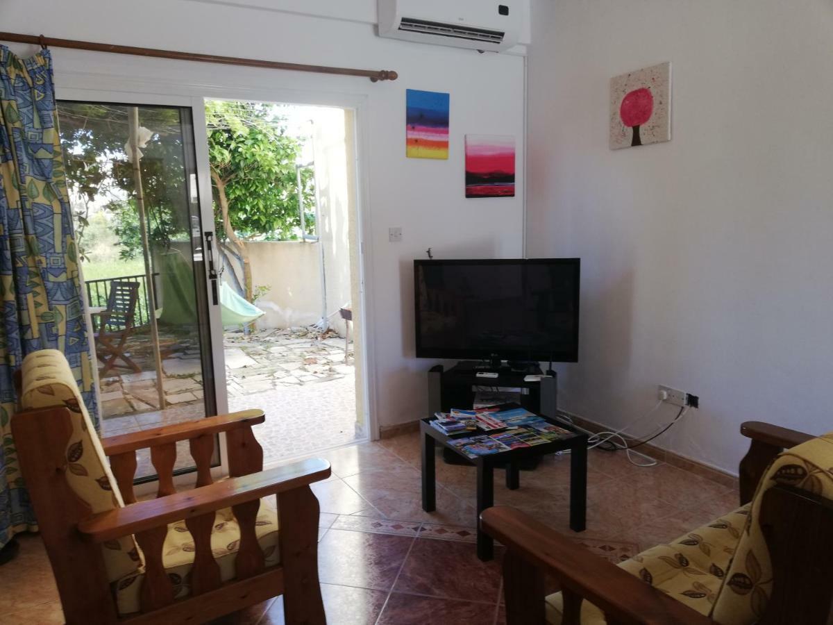 Chriselina Gottage Apartment Paphos Luaran gambar